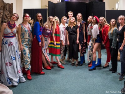 „Łemkowyna” Fashion show 06.11.2020-pokaz-mody-zdjecie-Norbert-Nazarkiewicz-108.jpg