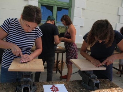 Start-up into tradition - wood-carver workshops 22-23.08.2020-warsztaty-snycerskie-22-23.08.2020-037.JPG