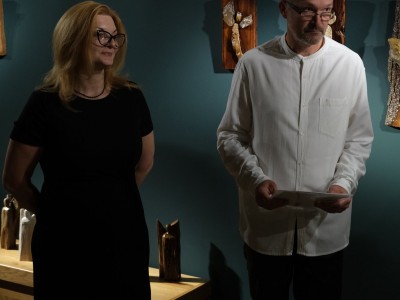 Wernisaż wystawy "Świadectwo ziemi i drewna: Anioły z Bieszczad ukryte w drewnie i pamięci kamienia" 04.09.2026-DSCF8210.jpg