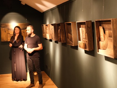 Vernissage of the Paweł Armata’s exhibition: “Wood memory” 03.07.2021-fastrygi_42.JPG